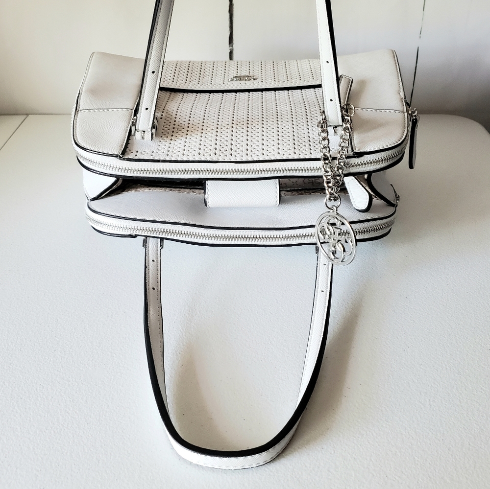 *SOLD*  Guess Huntley Cali Faux Leather Satchel - Picture 6 of 13